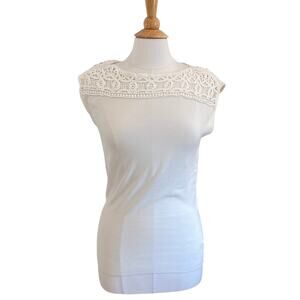 White House Black Market White Sleeveless Embroidered, Lace Fitted Sweater, M